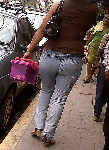 21P Amateur Ass on the Street 