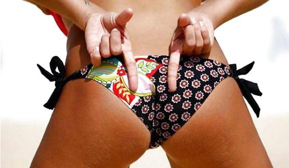 19P Cute little volleyball butts!!