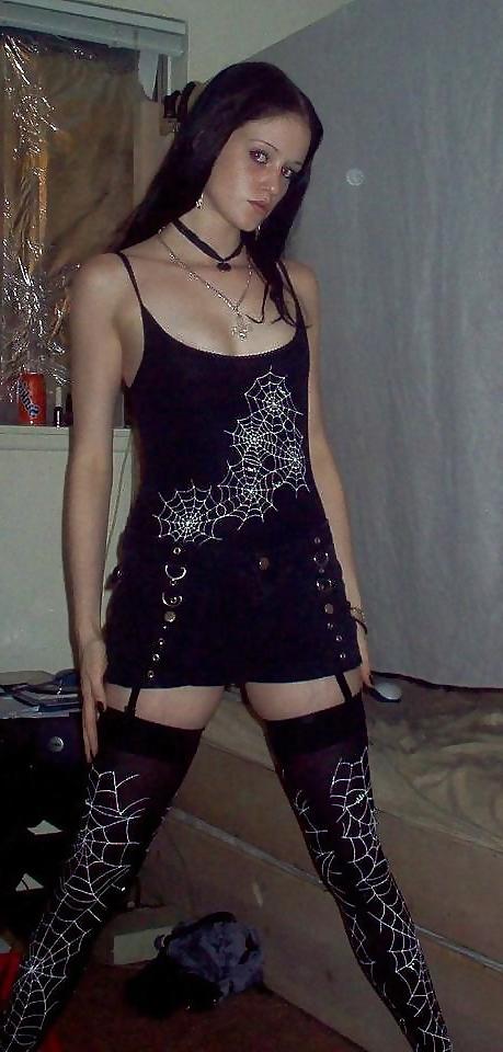 25P Hot Goth and Emo Girls (5)