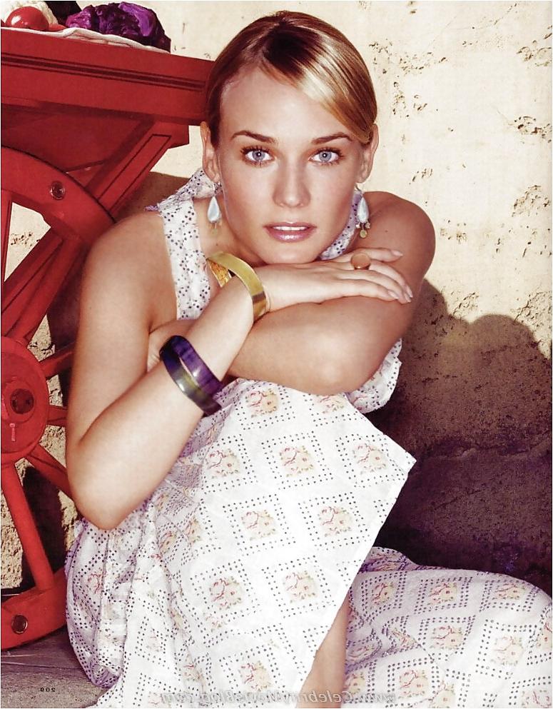 25P Beautiful Celebs 10 by Voyeur TROC