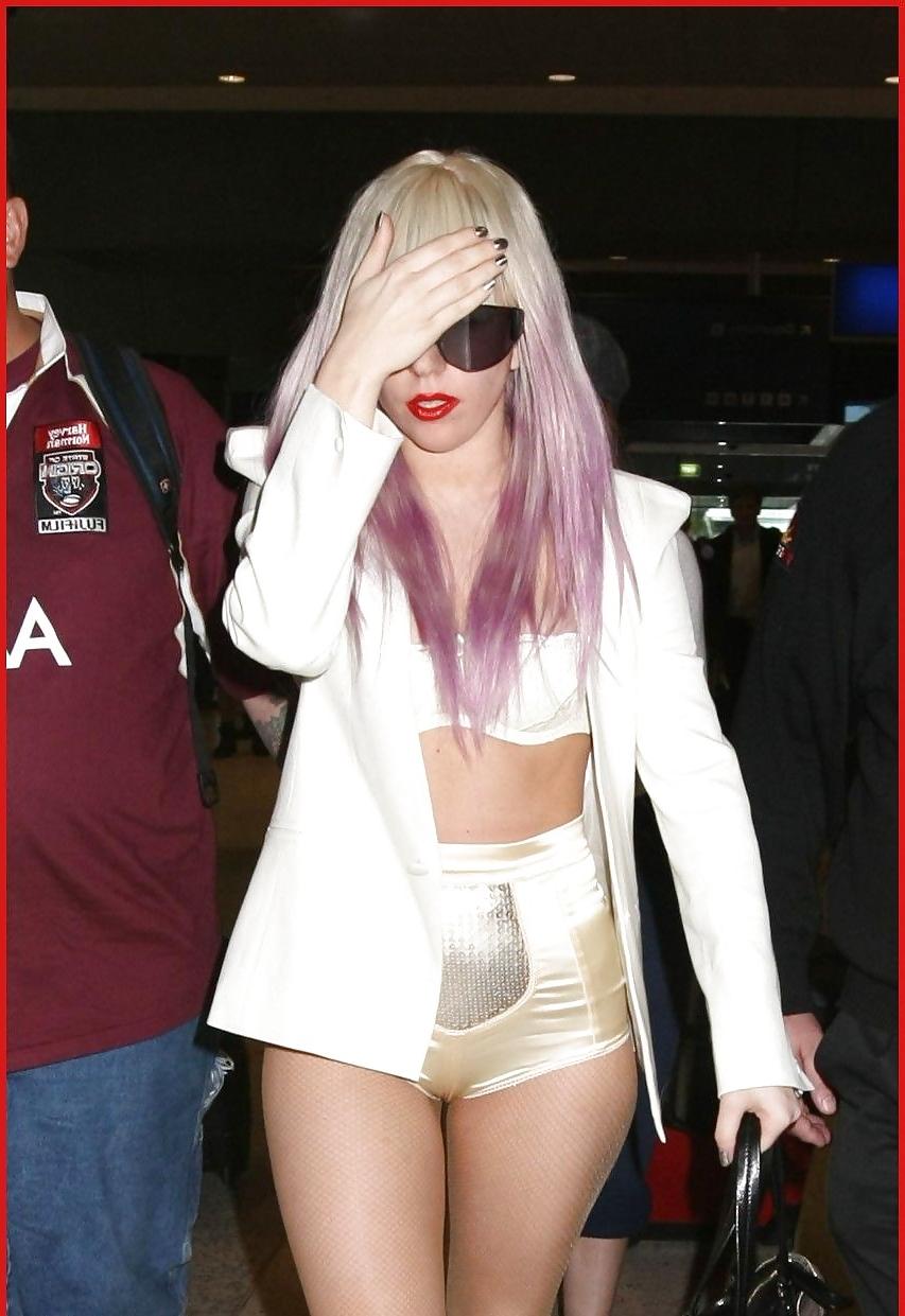 25P Beautiful Celebs 10 by Voyeur TROC