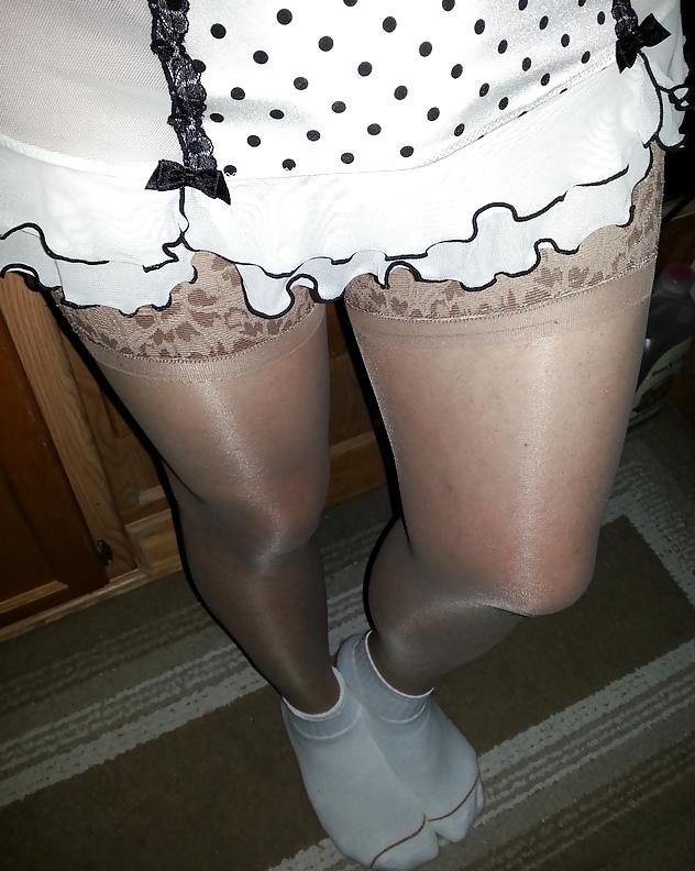 10P Crossdresser showing off my mellow legs & ass.CD gal whore!!