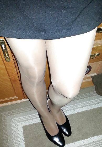 10P Crossdresser showing off my mellow legs & ass.CD gal whore!!