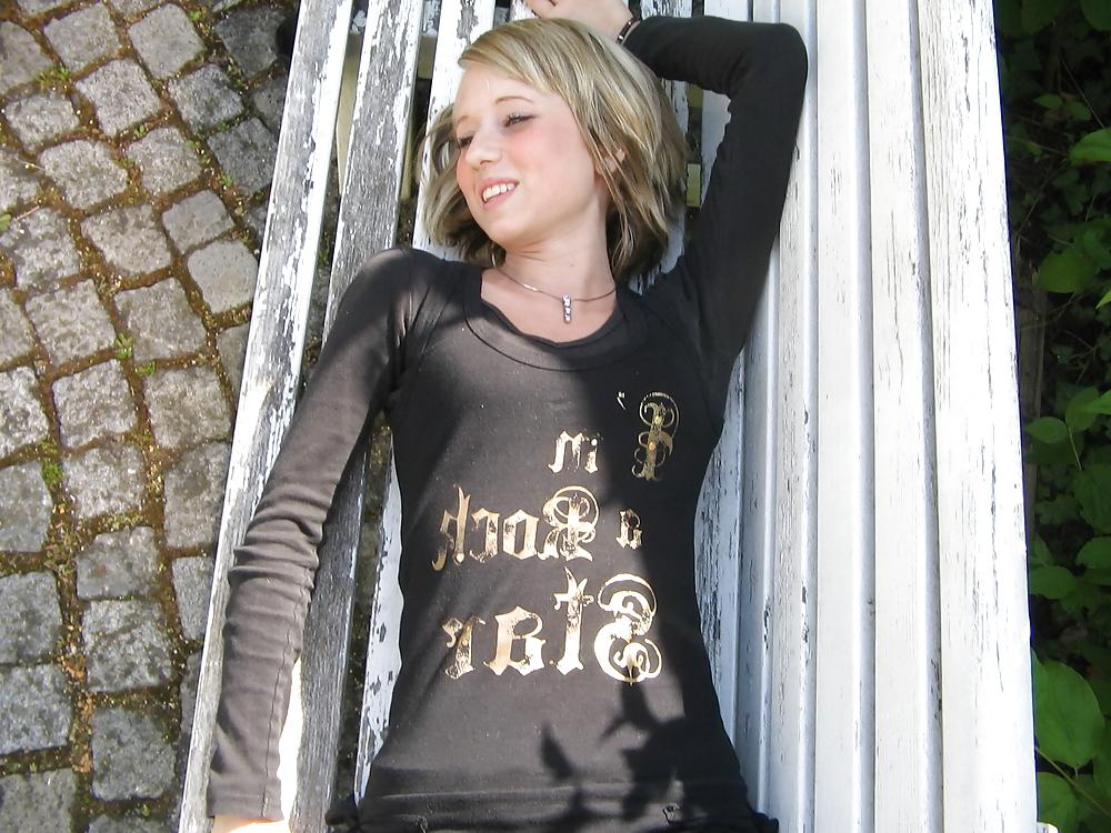 25P Sexy german slut 2