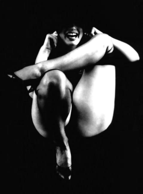 20P Marilyn Monroe in black stockings