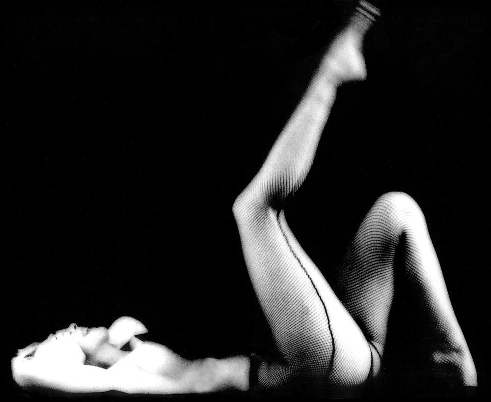 20P Marilyn Monroe in black stockings