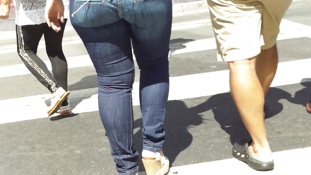 25P MILF big ass & butt super tight jeans