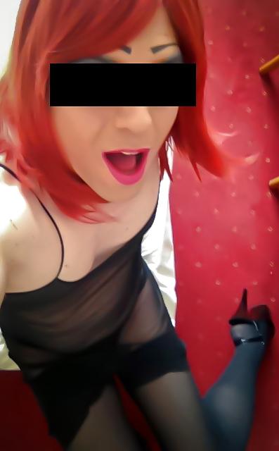17P Crossdresser iPhone Selfies