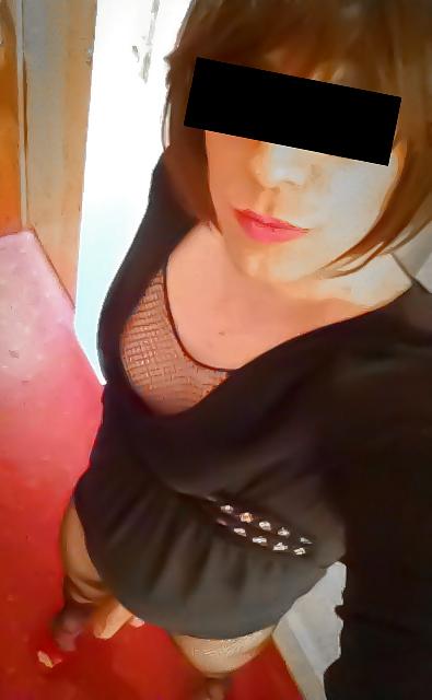 17P Crossdresser iPhone Selfies