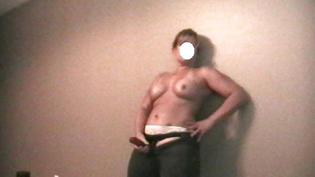 15P Strapon Wife 2