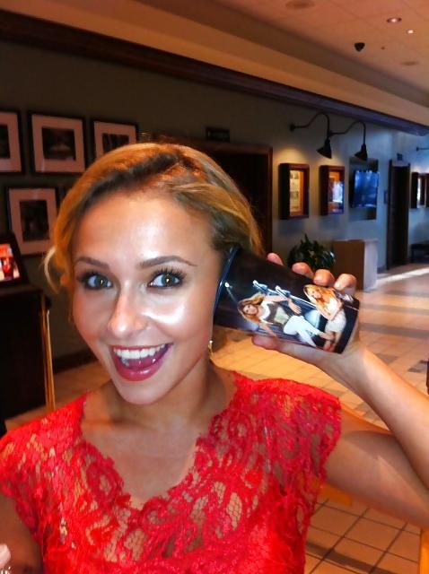 25P Hayden Panettiere mega collection 6