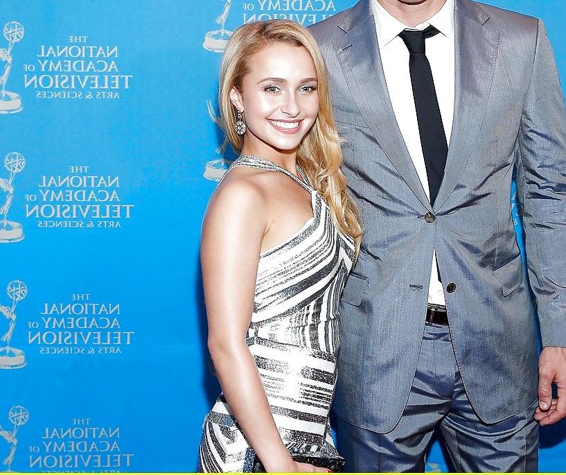 25P Hayden Panettiere mega collection 6