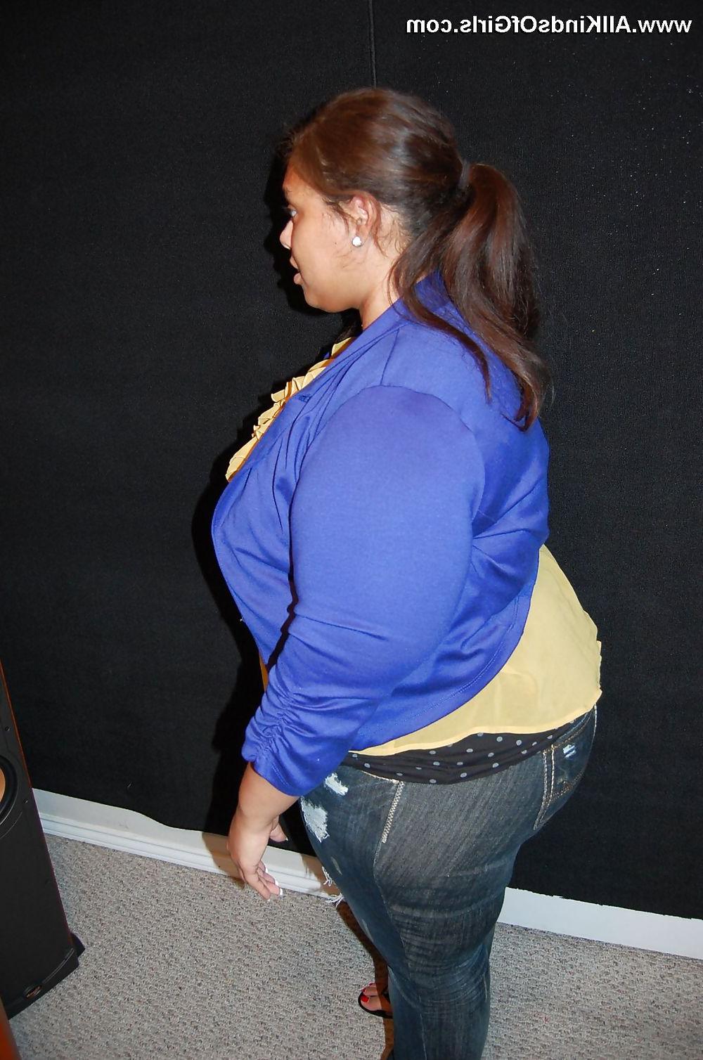 15P Rosa Martinez huge booty