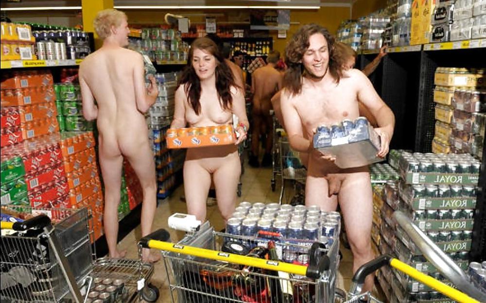 8P Naked Shoppers Flock To German Supermarket