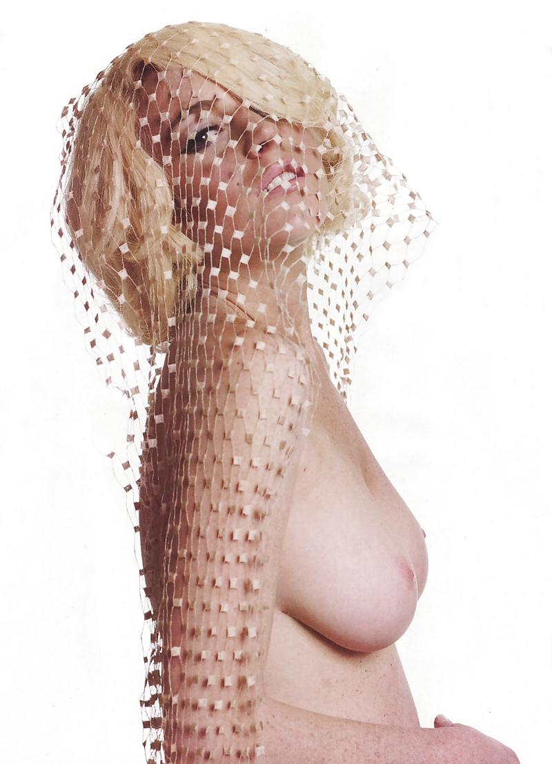 12P Celebrities Naked