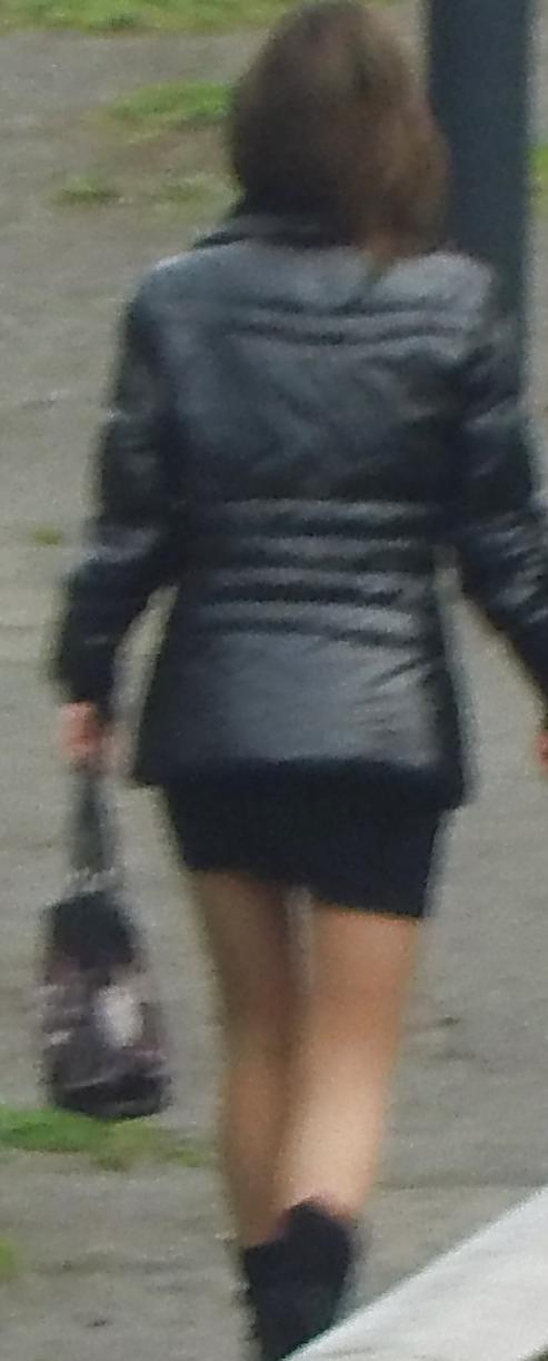 25P Girls in the street - filles dans la rue
