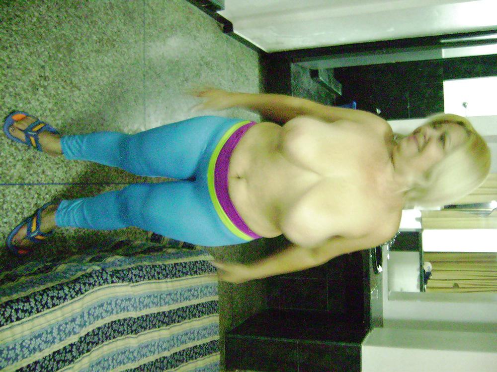 20P Granny sexi