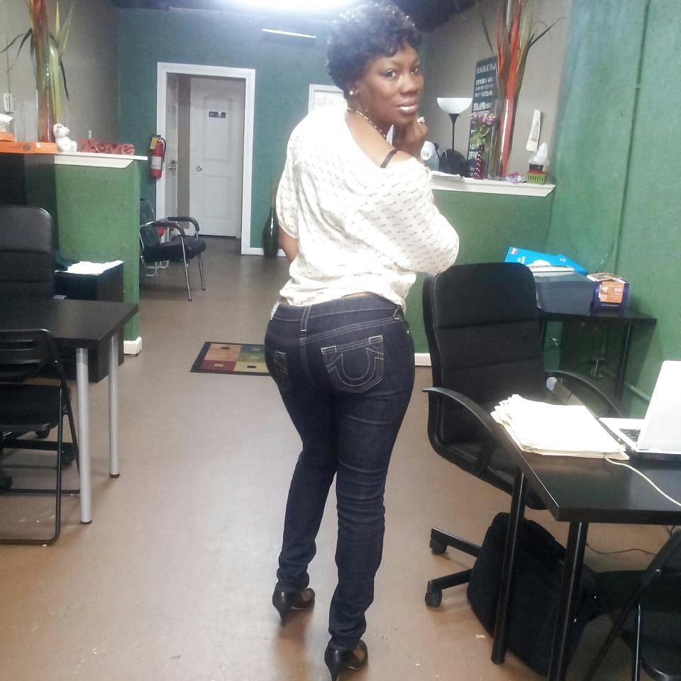 19P Big Booty Tracy