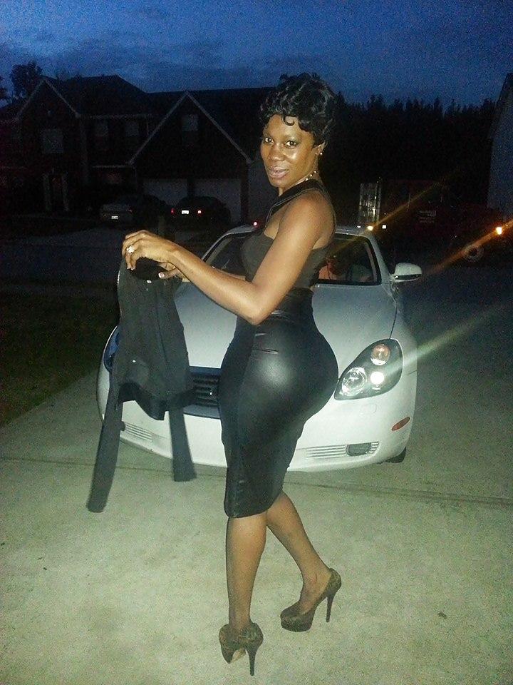 19P Big Booty Tracy