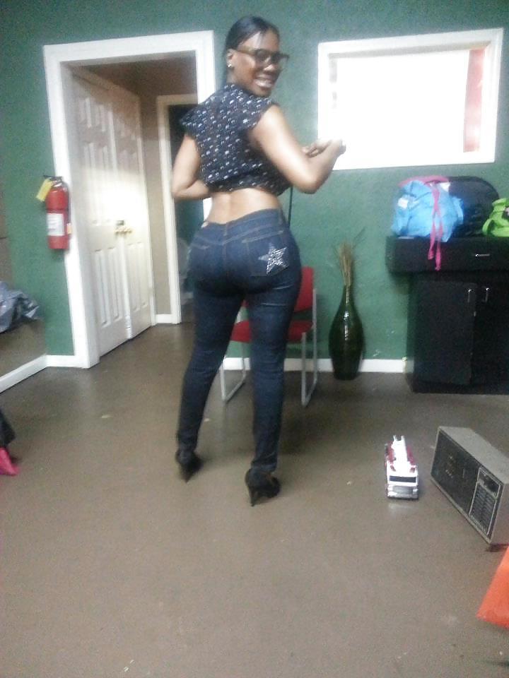 19P Big Booty Tracy