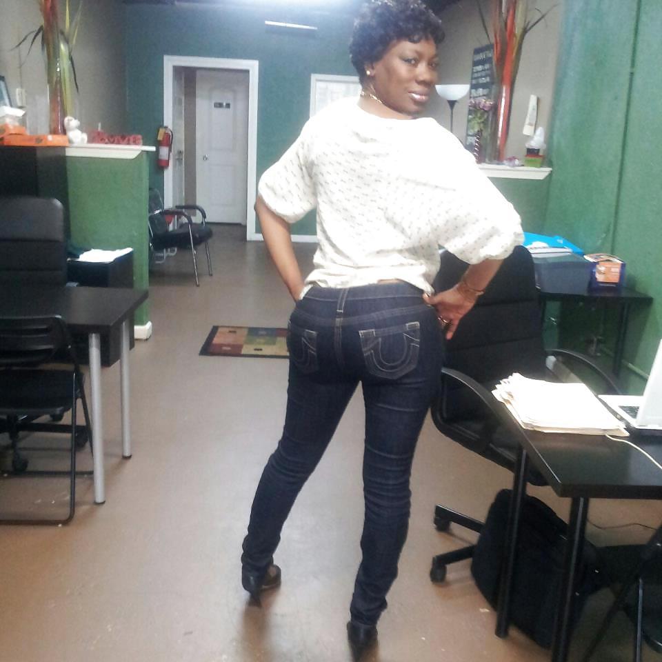 19P Big Booty Tracy