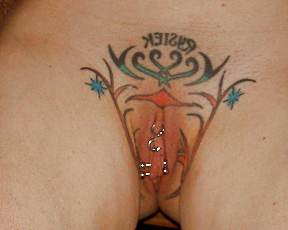 20P Pierced & Tatooed Pussy 01