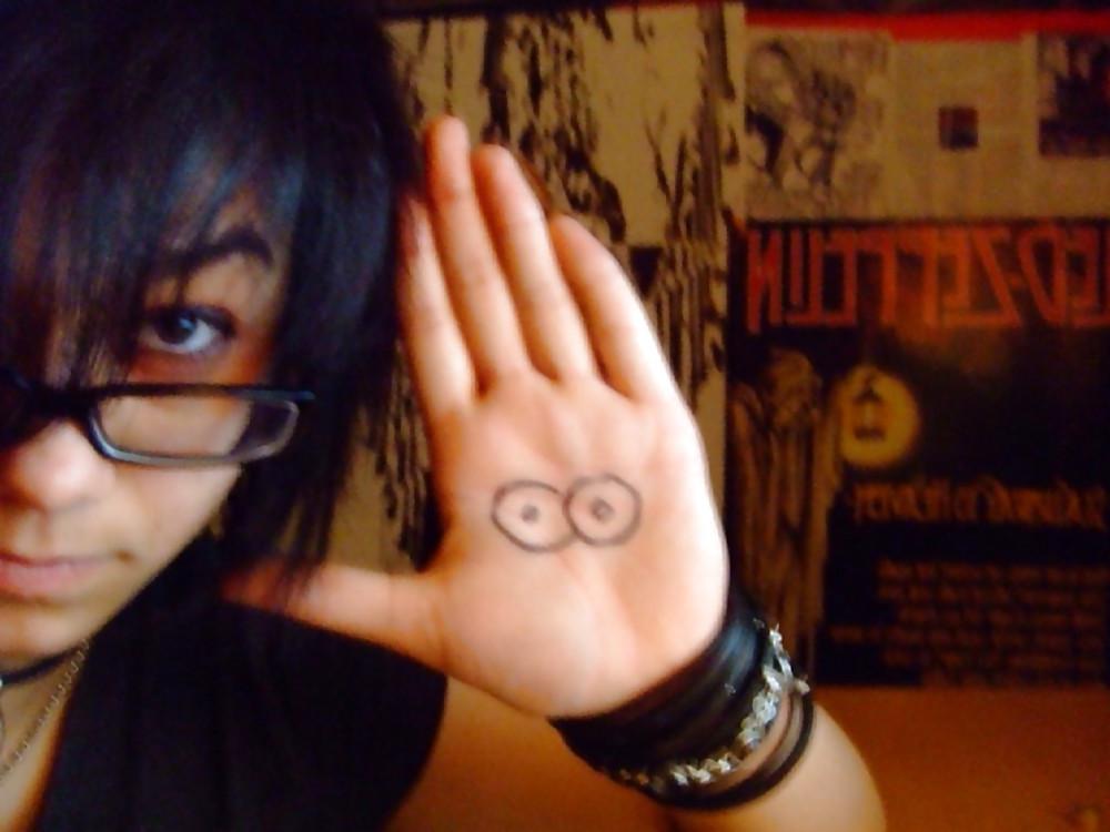 25P Busty Emo Babe