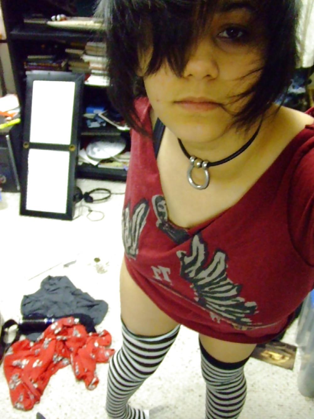 25P Busty Emo Babe