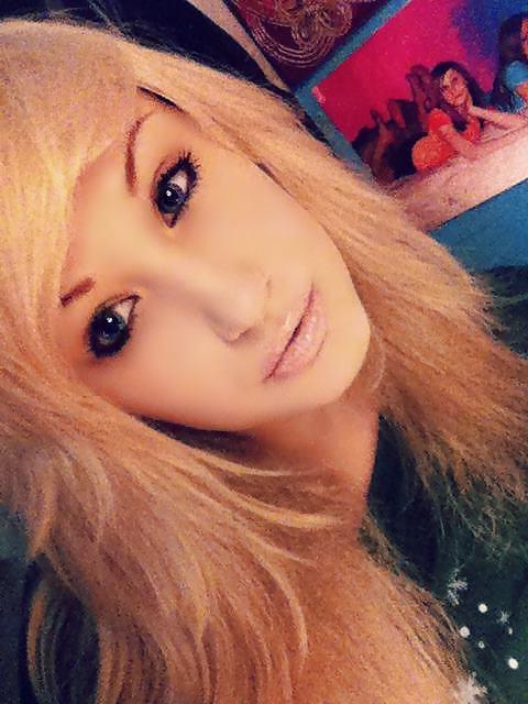 25P Facebook Emo Gothic Scene Girl Selfies