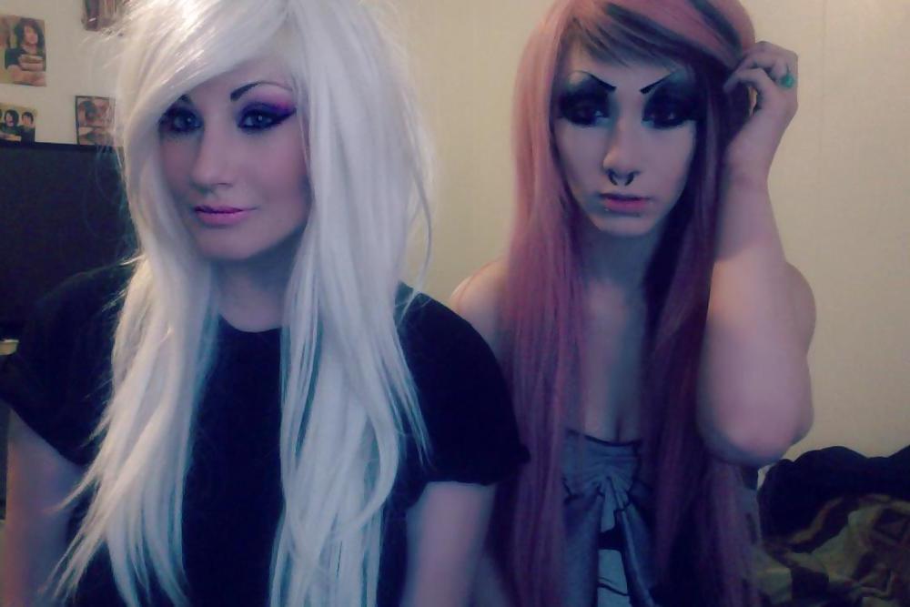 25P Facebook Emo Gothic Scene Girl Selfies