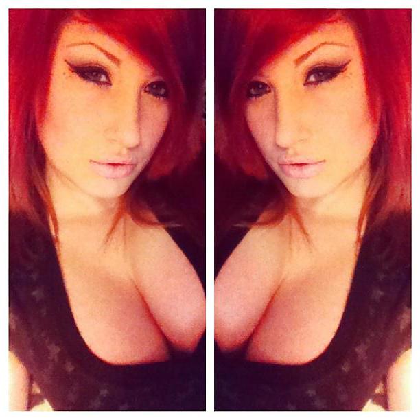 25P Facebook Emo Gothic Scene Girl Selfies
