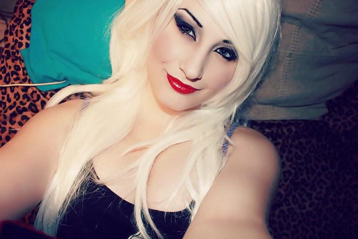 25P Facebook Emo Gothic Scene Girl Selfies
