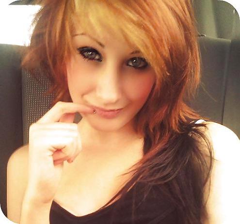 25P Facebook Emo Gothic Scene Girl Selfies
