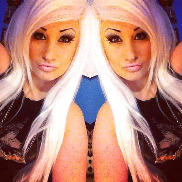 25P Facebook Emo Gothic Scene Girl Selfies
