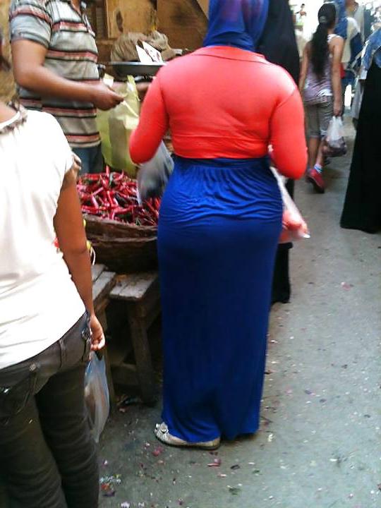 17P Arab booty voyeur