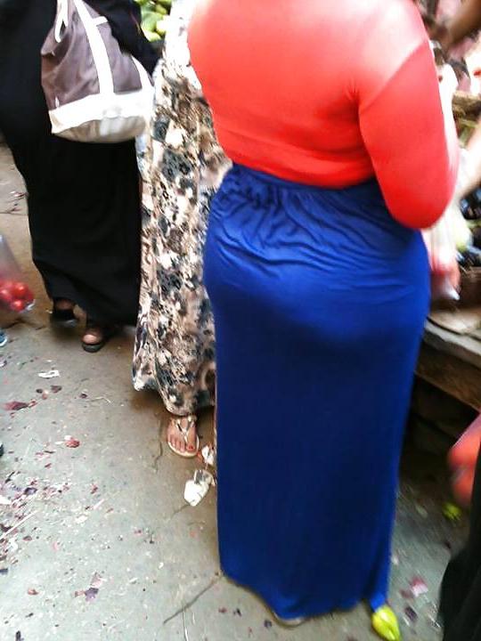 17P Arab booty voyeur