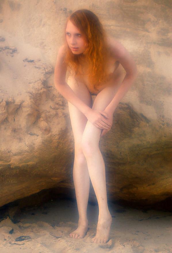 22P Erotic Nude Girl N8