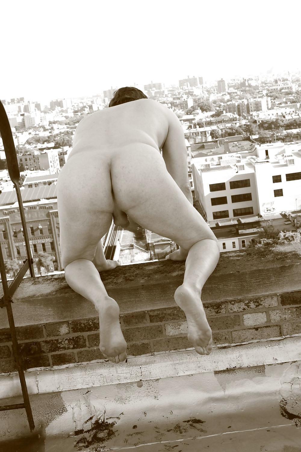 15P Please comment on my naked body...