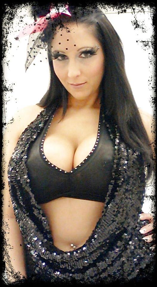 25P Cleo Van Eden-German Busty Goddess