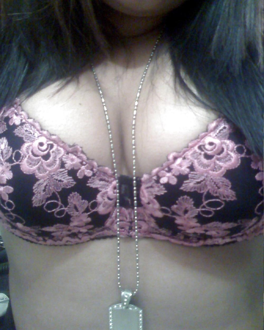 16P KEY - BH TITS 05  Big Boobs & Hot Cleavages in Sexy Bras