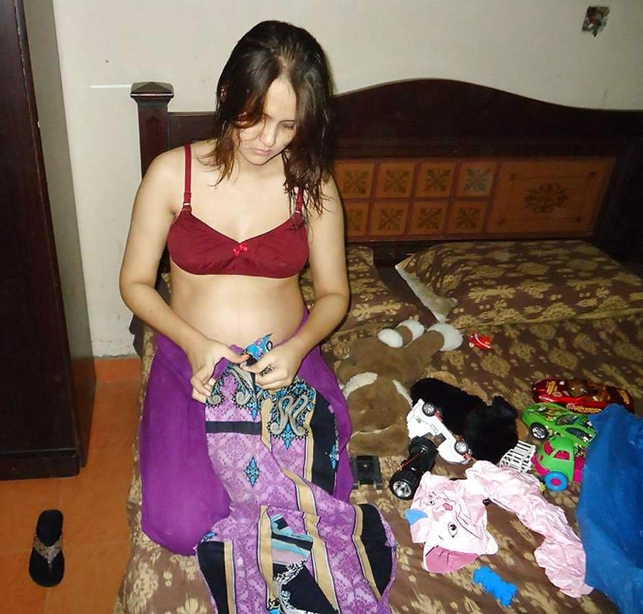 25P Uk indian pregnant 