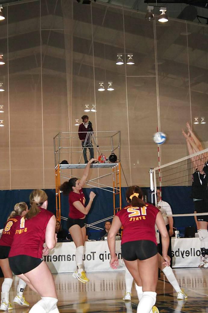25P Random Volleyball Girls In Spandex