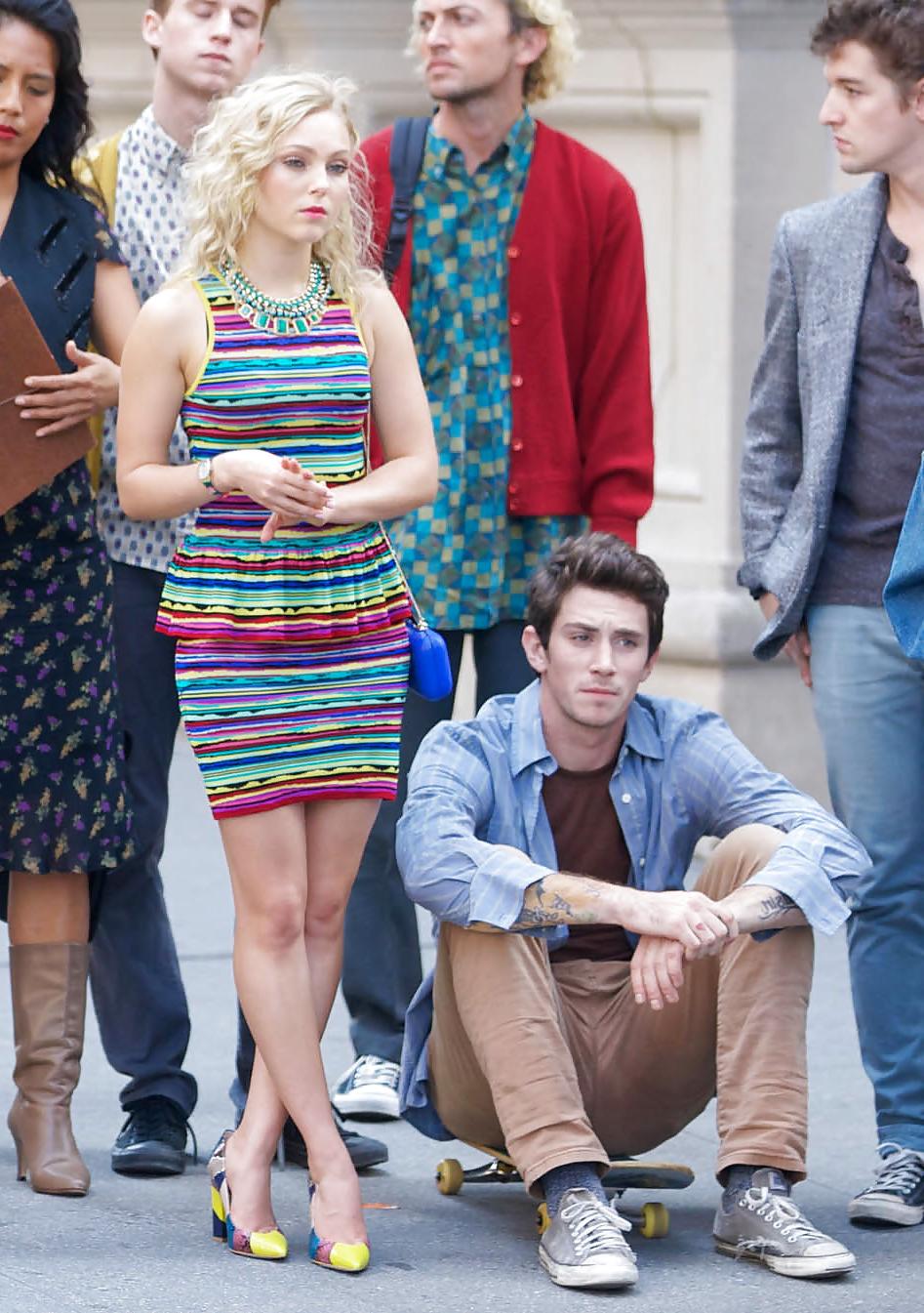 25P AnnaSophia Robb - Booty Inspection!