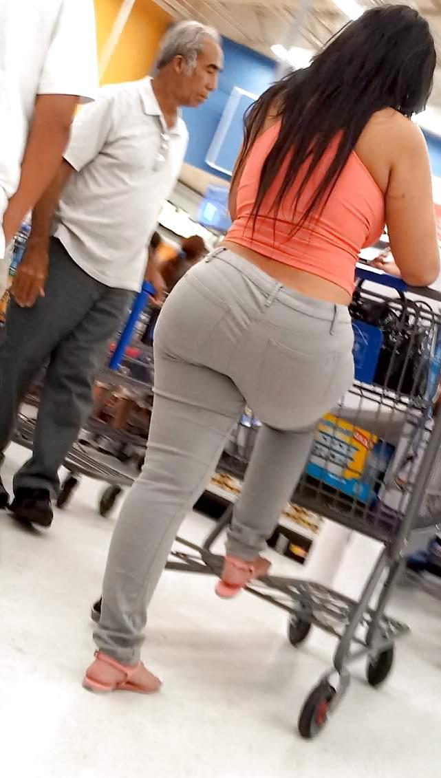 7P Sexy SLIM Hispanic BUBBLE BOOTY in tight pants shopping! 