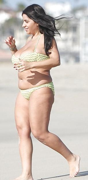 24P Plump mature celeb