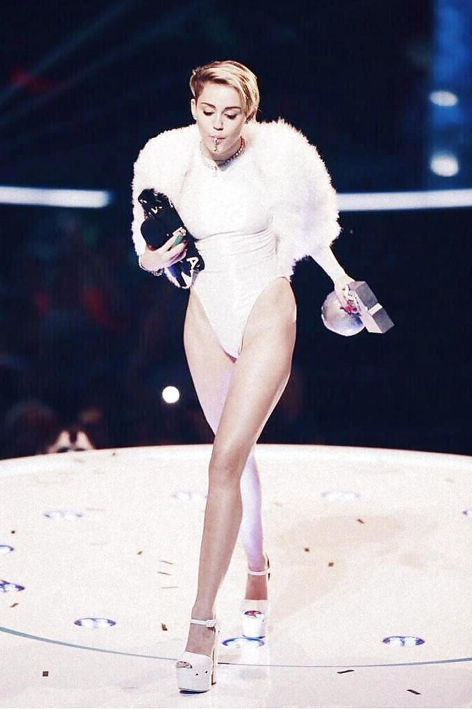25P Sexy Miley Cyrus MTV EMA in Amsterdam November 2013 