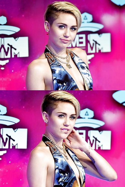 25P Sexy Miley Cyrus MTV EMA in Amsterdam November 2013 