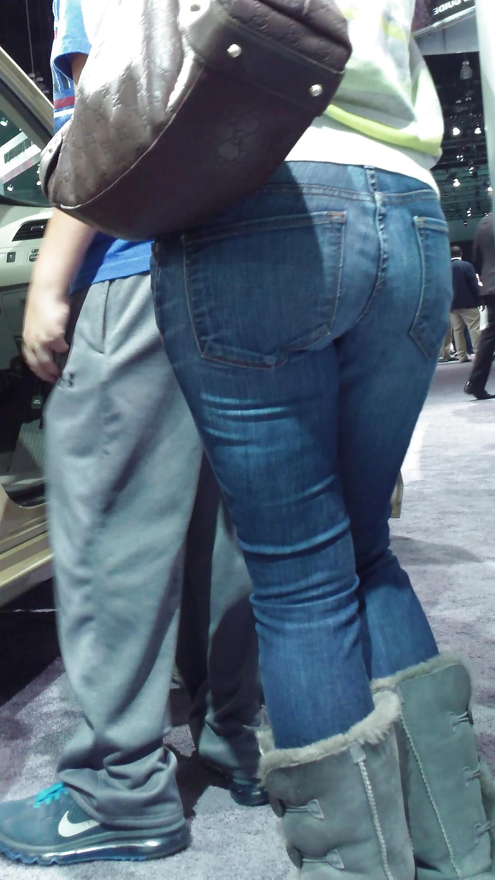 18P Teen with nice big ass & butt in blue jeans 