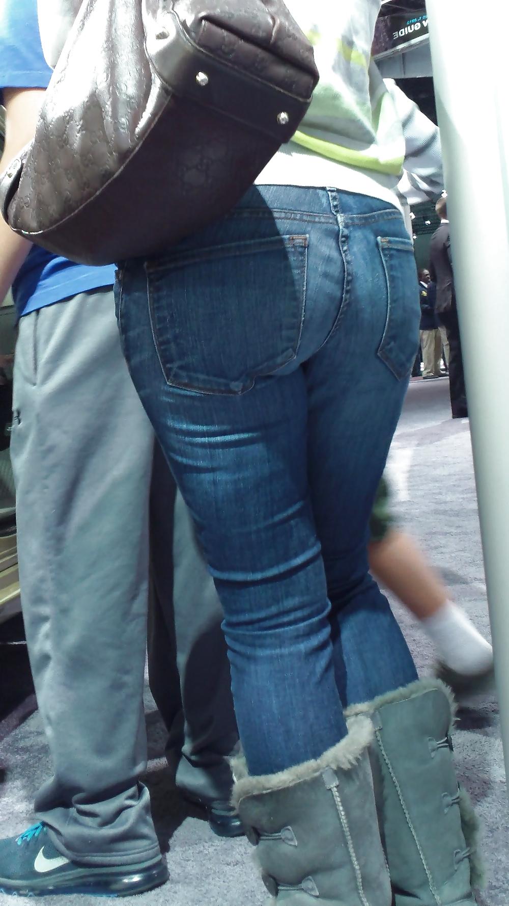 18P Teen with nice big ass & butt in blue jeans 