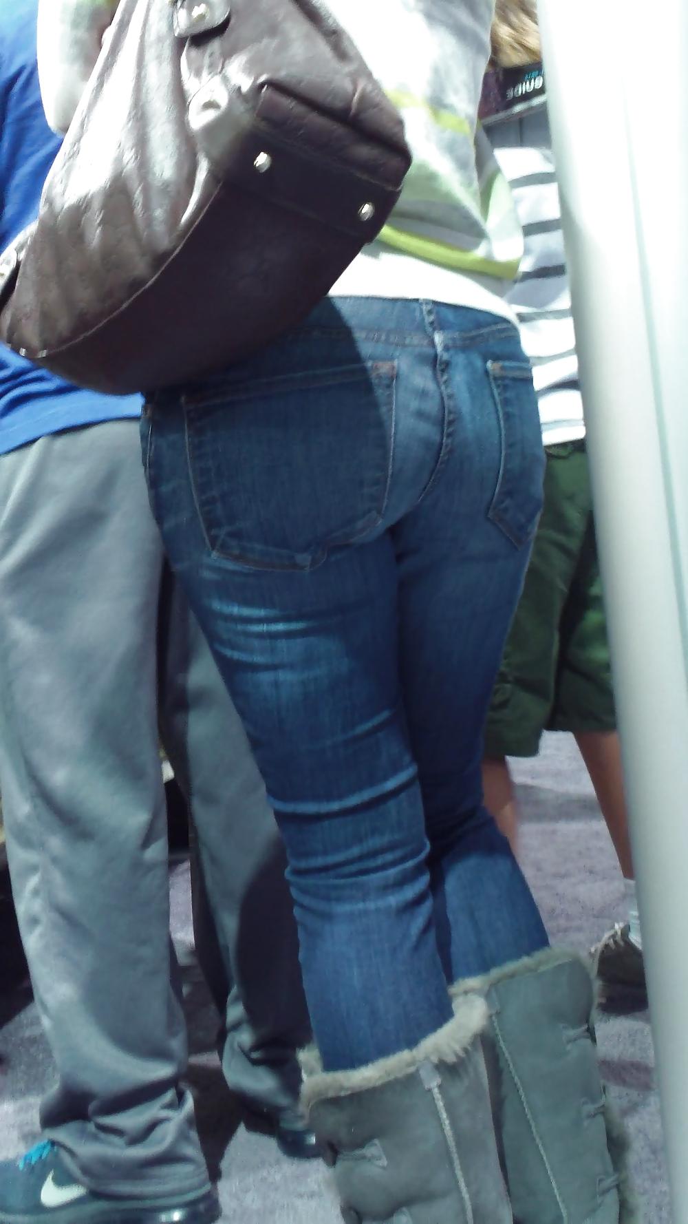 18P Teen with nice big ass & butt in blue jeans 